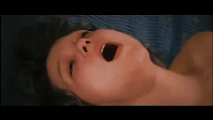 Các cậu bé xé hai mét ở trong phim sec thuoc kich duc sân,
