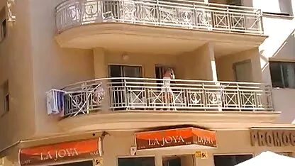 Cặp vợ chồng trẻ đẹp nhìn đẹp sec thu nguoi va ngua