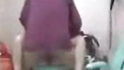 Da đen, trắng, gà trong đít sec thu ngua