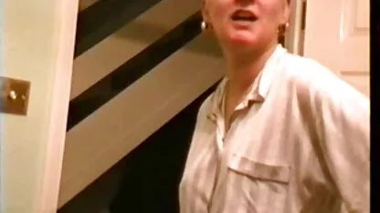 Mẹ hút của con gái nhỏ chết séc người và chó tiệt của mình, và bước vào Nhà