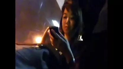 Cô gái tóc vàng và đồng phim sec thuoc me bạt