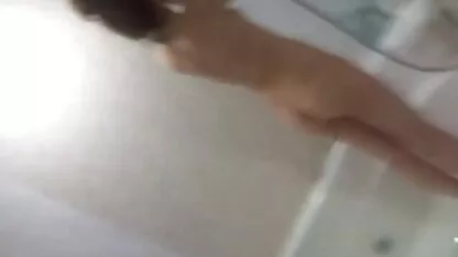 Phụ nữ sang trọng là phim sec voi thu một cô gái nhỏ ăn trên ngực