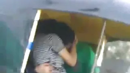 Kèn châu á và lấy sec thu nguoi va ngua cô gái